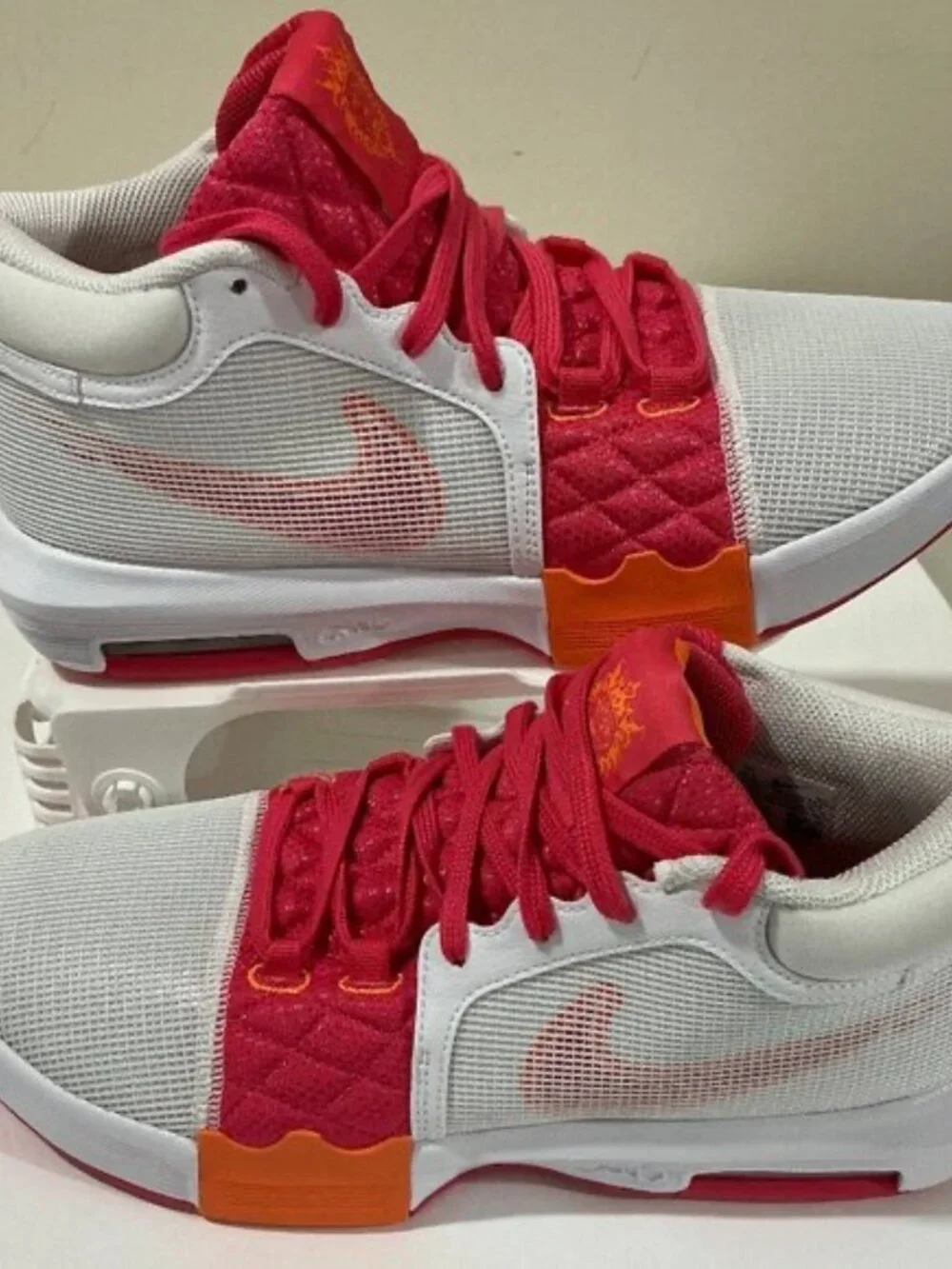 Nike LeBron Witness 8 Dunkin Donut Limited Edition Basketball Shoes Size 10.5